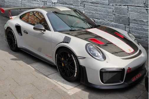 Marketing Racing #1: A Porsche at a gaming convention